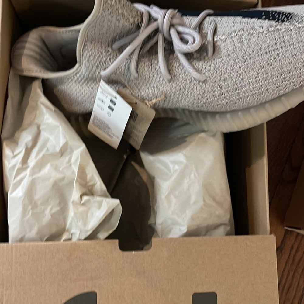 Yeezy - Picture 2 of 3
